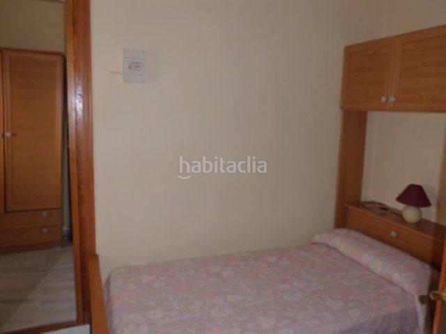 Piso en venta en Peñarroya Pueblonuevo. Estupendo piso en el distrito de pueblonuevo con una superficie de 122 m2, consta de 3 dormitorios, 1 sala de estar a la entrada. Pisos Peñarroya.