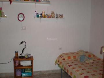 Piso en venta en Peñarroya Pueblonuevo. Excelente Piso en el distrito de Peñarroya con una superficie de 96 m2, consta de 4 dormitorios amplios con claridad natural venti. Pisos Peñarroya.