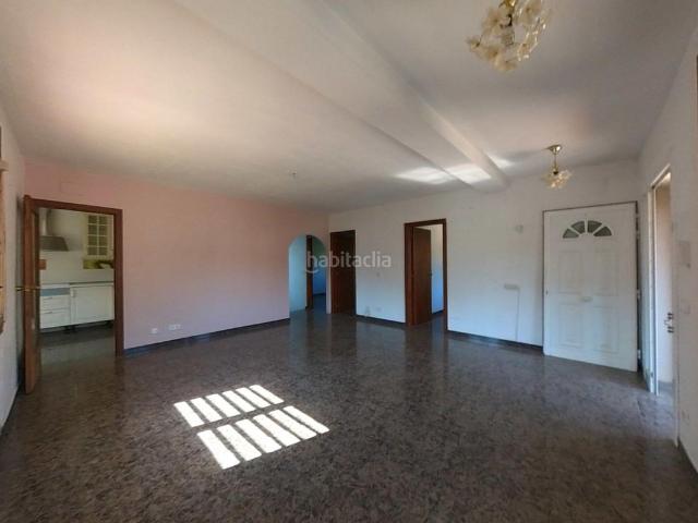 Piso en venta en Piera. Chalet adosado en venta en calle Vilanova. Pisos.