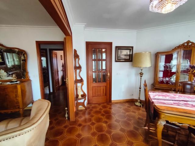 Piso en venta en Pino O. amplio piso con 5 habitaciones y bajo cubierta. Pisos Pino.