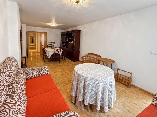 Piso en venta en Pinoso, Alicante
