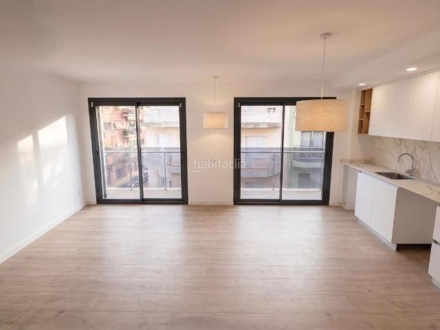 Piso en venta en Pineda de Mar, Centre. NUEVOS PISOS DE OBRA NUEVA A LA VENTA EN PINEDA DE MAR DISEÑO MODERNO, ACABADOS DE ALTA CALIDAD Y UBICACIÓN INMEJORABLE. Pisos Pineda de.