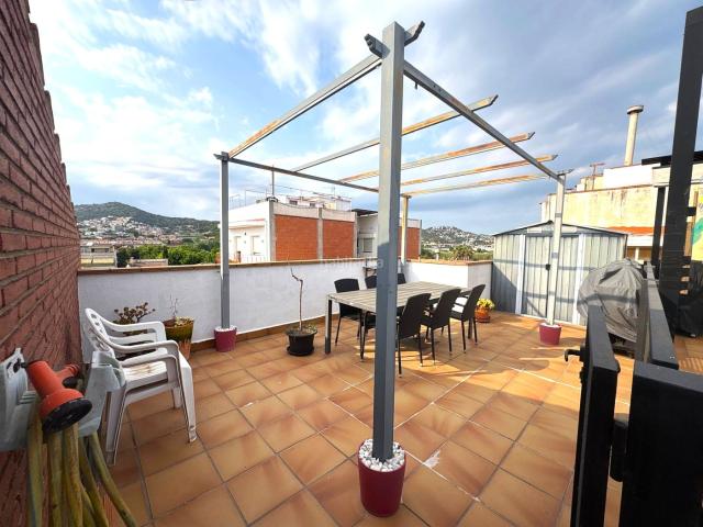 Piso en venta en Pineda de Mar, Centre. GRAN TERRAZA SIMI NUEVO LUMINOSO. Pisos Pineda de.