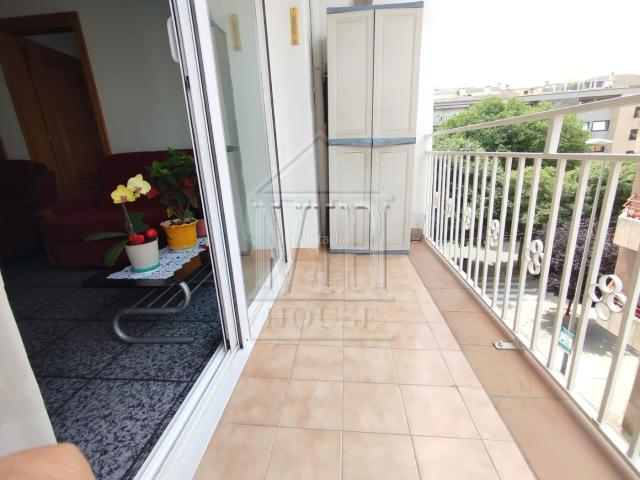 Piso en venta en Pineda de Mar, Poblenou. Gran piso de 78m2 cosntruidos, 3 hab, ascensor y balcon. Pisos Pineda de.