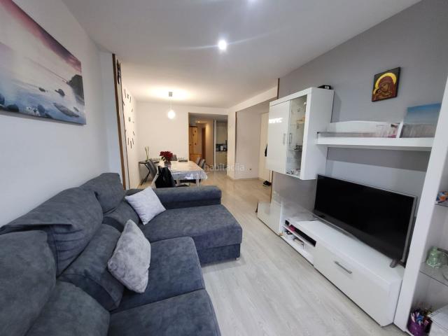 Piso en venta en Pineda de Mar, Poblenou. Seminuevo! 3 dormitorios, 2 balcones, cerca de todos los servicios. Pisos Pineda de.
