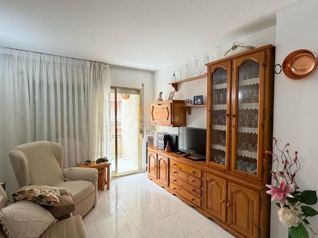 Piso en venta en Pineda de Mar, Poblenou. PISO EN VENTA EN PINEDA DE MAR A 5 MINUTOS DEL MAR, CON PISCINA COMUNITARIA. Pisos Pineda de.