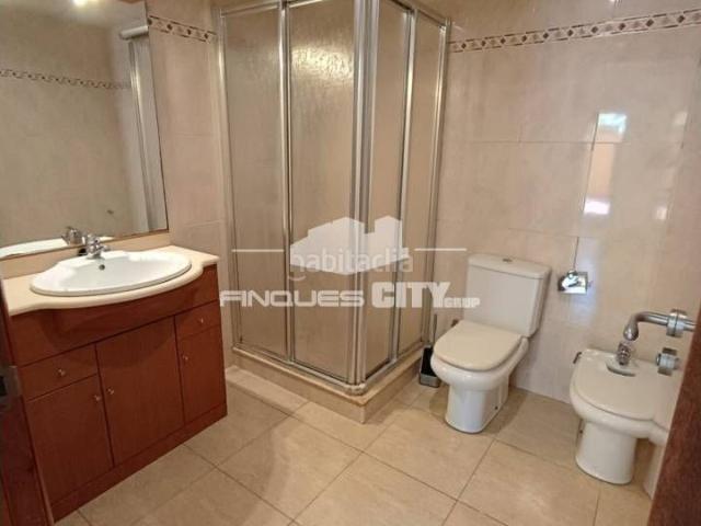 Piso en venta en Pineda de Mar, Poblenou. Gran planta baja patio terraza 2 baños. Pisos Pineda de.