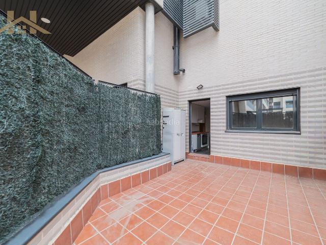 Piso en venta en Pinto, Tenería I Tenería II. Planta baja de 2 dormitorios con 2 terrazas, doble orientación y 2 plazas de garaje en La Tenería II. Pisos.