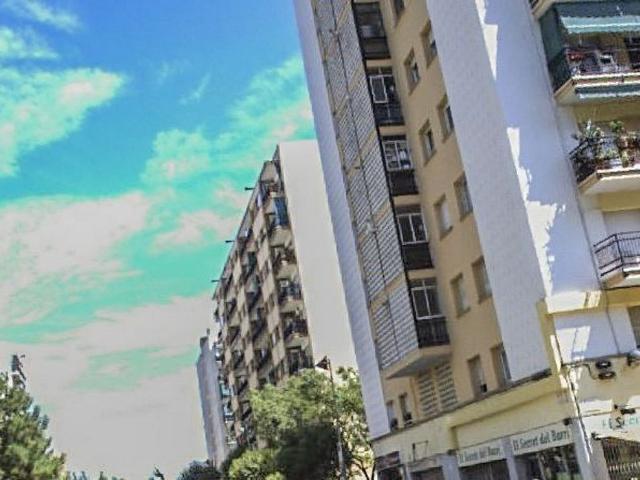 Piso en venta en plaza Nova, Rubí, de 59 m² 3 habitaciones por 86.000