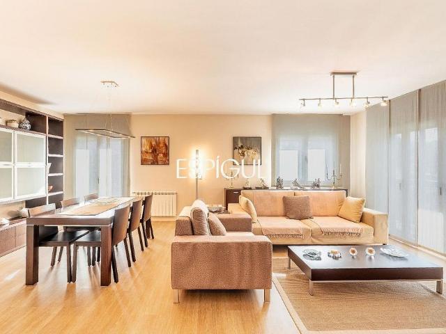 Piso en venta en plaza Amical Mauthausen, Caldes de Malavella, de 125 m² 4 habitaciones por 489.000