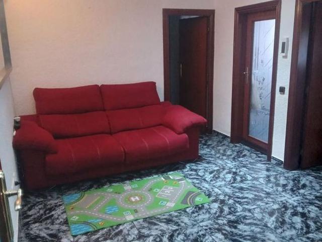 Piso en venta en plaza Blocs Florida, Hospitalet de Llobregat, L´, de 50 m² 2 habitaciones por 120.000