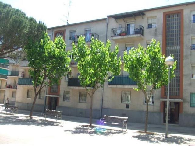 Piso en venta en plaza Cardenal Cisneros, Sant Celoni, de 57 m² 2 habitaciones por 91.000