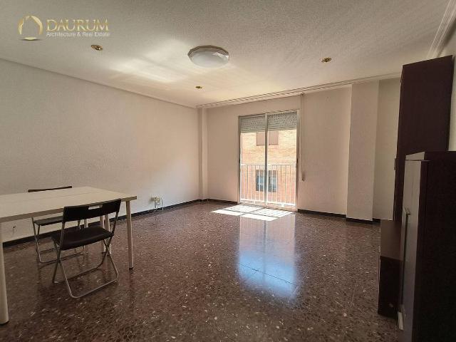 Piso en Venta en Plaza Crevillente Antiguos Juzgados El Asilo
