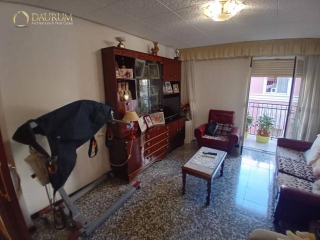 Piso en Venta en Plaza Crevillente Antiguos Juzgados El Asilo