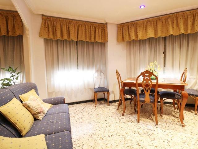 Piso en Venta en Plaza Crevillente Antiguos Juzgados El Asilo