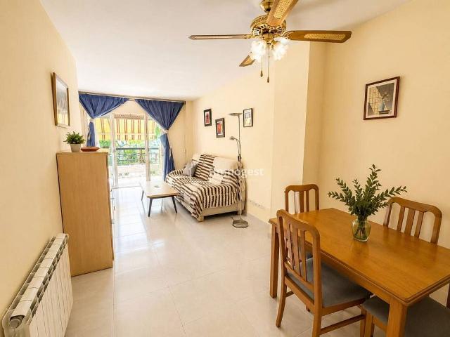 Piso en venta en plaza De Catalunya, Salt, de 106 m² 3 habitaciones por 225.000