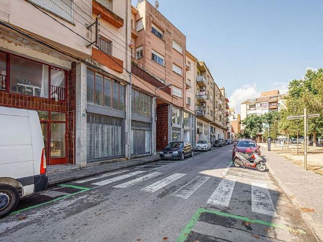 Piso en venta en plaza De Catalunya, Salt, de 62 m² 3 habitaciones por 67.200
