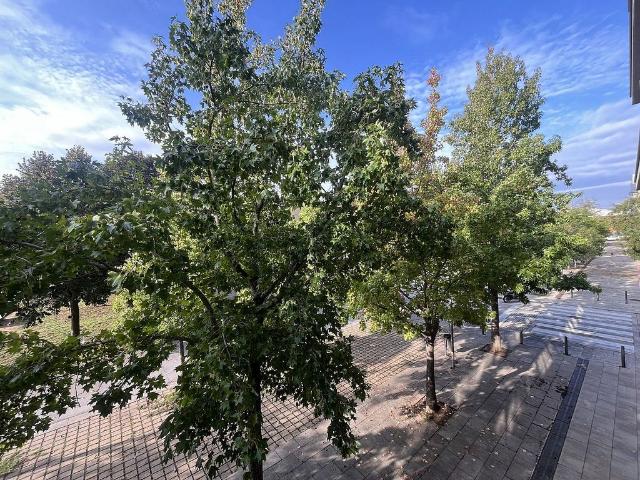 Piso en venta en plaza De Celestina Vigneaux i Cibils, Girona, de 64 m² 2 habitaciones por 265.000