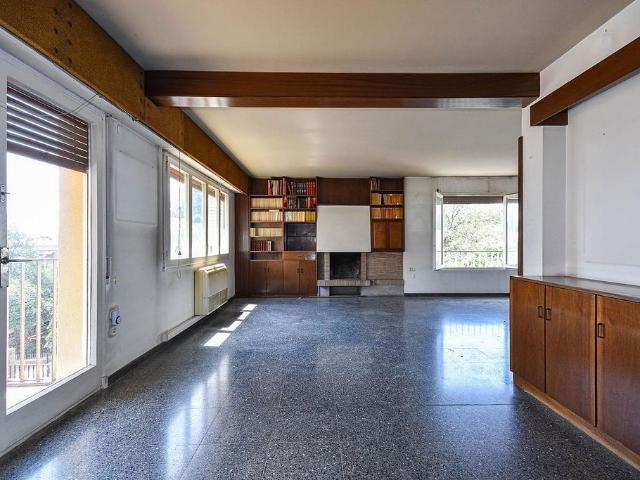 Piso en venta en plaza De Josep Freixa i Argemí, Terrassa, de 193 m² 7 habitaciones por 420.000