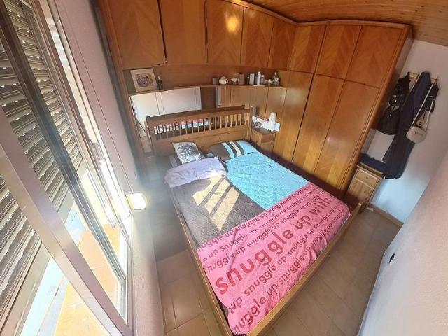 Piso en venta en plaza De la Dignitat, Olesa de Montserrat, de 58 m² 2 habitaciones por 80.000