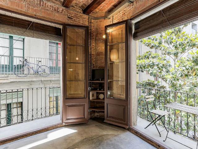 Piso en venta en plaza De la Vila de Madrid, Barcelona, de 85 m² 2 habitaciones por 435.000