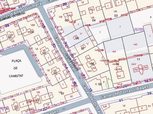 Piso en venta en plaza De L'amistat, Salt, de 108 m² 3 habitaciones por 79.000