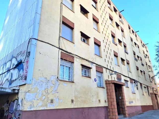 Piso en venta en plaza De Les Termes, Sabadell, de 56 m² 2 habitaciones por 84.638