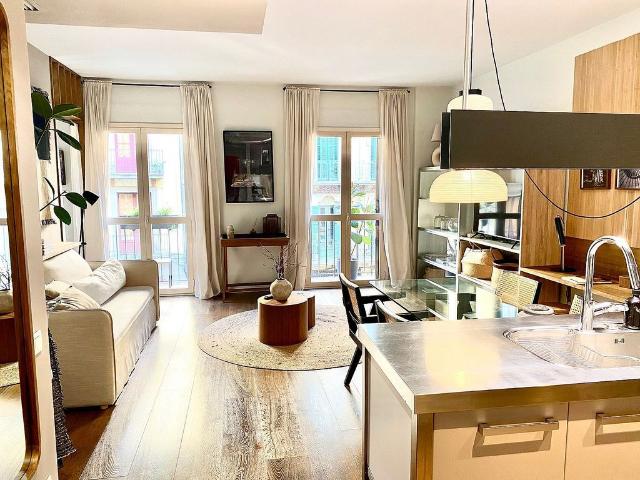 Piso en venta en plaza De Les Olles, Barcelona, de 49 m² 1 habitación por 400.000