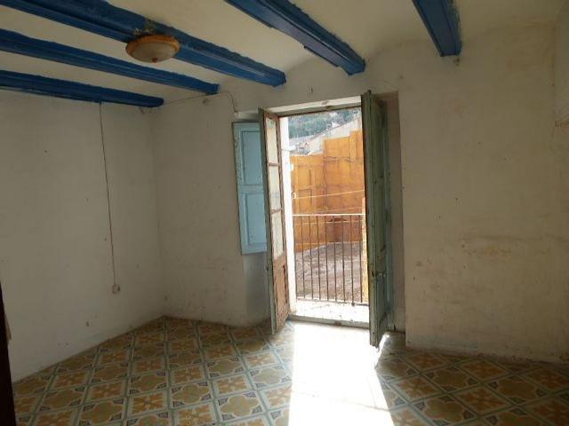 Piso en venta en plaza De Sant Jaume, Tortosa, de 54 m² 2 habitaciones por 15.000