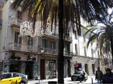 Piso en venta en plaza De Trilla, Barcelona, de 48 m² 1 habitación por 220.000