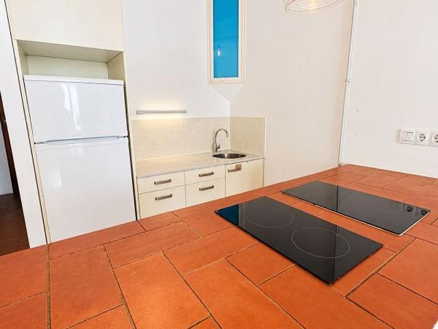 Piso en venta en plaza De Vicenç Martorell, Barcelona, de 45 m² 1 habitación por 240.000