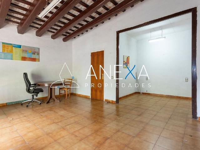 Piso en venta en plaza D'eivissa, Barcelona, de 98 m² 3 habitaciones por 450.000