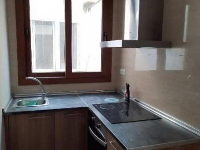 Piso en venta en plaza Del Fènix, Barcelona, de 74 m² 2 habitaciones por 235.000
