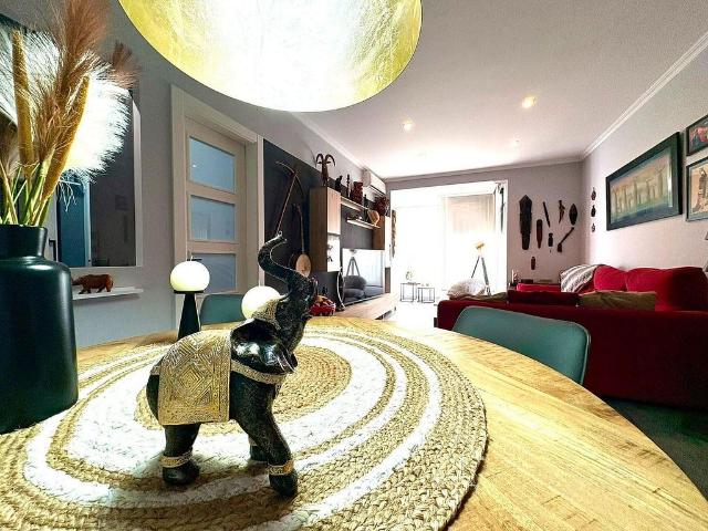 Piso en venta en plaza Del Guinardó, Barcelona, de 89 m² 3 habitaciones por 430.000