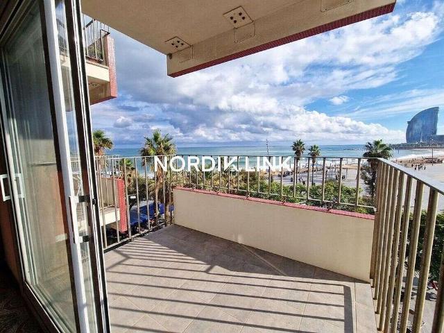 Piso en venta en plaza Del Mar, Barcelona, de 70 m² 3 habitaciones por 630.000