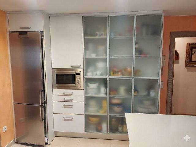 Piso en venta en plaza Del Marquès de Camps, Girona, de 200 m² 4 habitaciones por 625.000