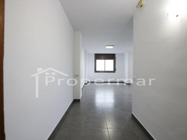 Piso en venta en plaza Del Montseny, Sant Antoni de Vilamajor, de 92 m² 4 habitaciones por 262.000