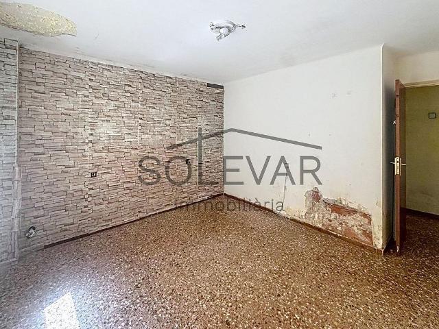 Piso en venta en plaza Dels Màrtirs, Cervera, de 100 m² 4 habitaciones por 110.000
