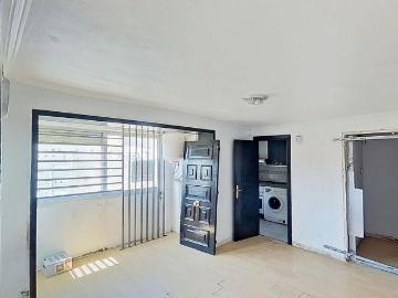 Piso en venta en plaza Dels Merinals, Sabadell, de 51 m² 3 habitaciones por 99.000