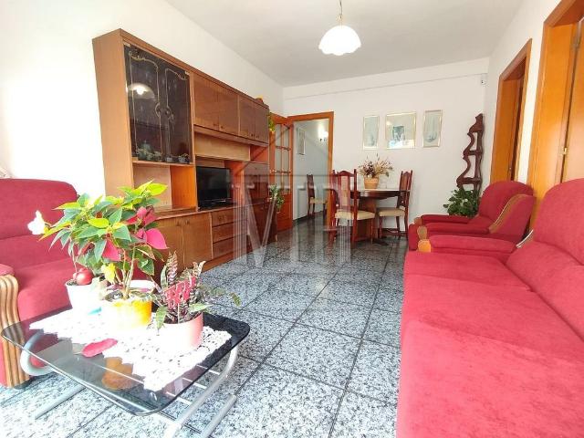 Piso en venta en plaza Dels Reis Catòlics, Pineda de Mar, de 70 m² 3 habitaciones por 189.000