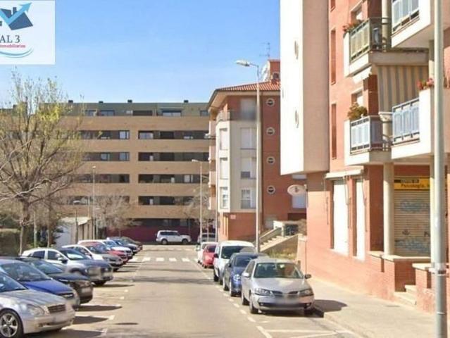 Piso en venta en plaza Emili Altimira i Alsina, Castellar del Vallès, de 98 m² 3 habitaciones por 152.000