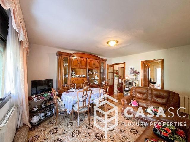 Piso en venta en plaza Goya, Cerdanyola del Vallès, de 81 m² 3 habitaciones por 290.000