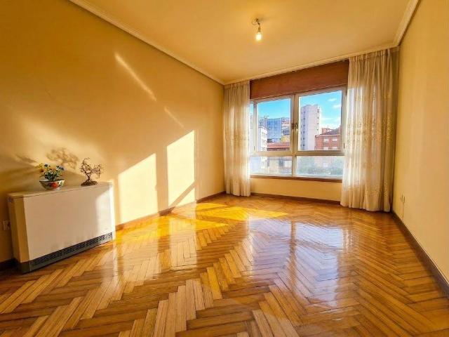 Piso en Venta en Plaza Industria