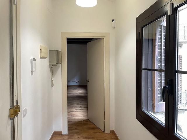 Piso en venta en plaza Reial, Barcelona, de 89 m² 2 habitaciones por 450.000