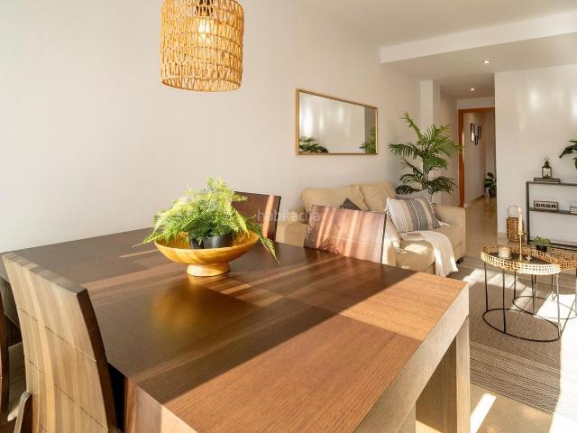 Piso en venta en Pobla de Montornès La. Piso de 3 dormitorios y 2 Baños con Terraza y Parquing, Centro Pobla de Montornés, Tarragona. Pisos Pobla de Montornès.