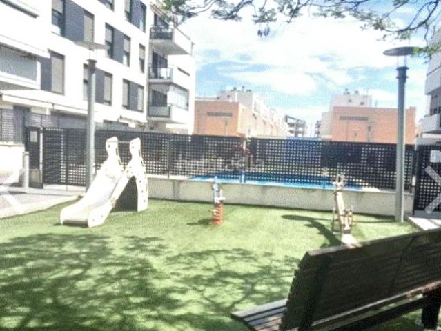 Piso en venta en Pobla de Vallbona la, Núcleo Urbano. Estupenda vivienda en residencial con piscina, rodeado de naturaleza! PLAZA DE GARAJE Y TRASTERO INCLUIDOS. Pisos Pobla de Vallbona.