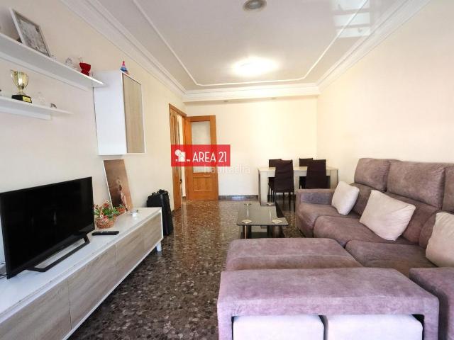 Piso en venta en Pobla de Vallbona la, Núcleo Urbano. PISO CON GARAJE Y TRASTERO EN LA POBLA DE VALLBONA, ideal para inversores. Pisos Pobla de Vallbona.
