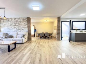 Piso en Venta en Poble Casc Antic