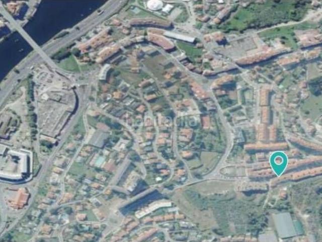 Piso en venta en Poio, San Salvador Caeira. Amplio piso de 4 dormitorios y 2 baños. Plaza de garaje !. Pisos.