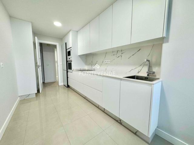 Piso en venta en Poio, Samieira. Piso en la playa de 3 dormitorios, dos baños y dos plazas de garaje entre Pontevedra y Sanxenxo. Pisos.